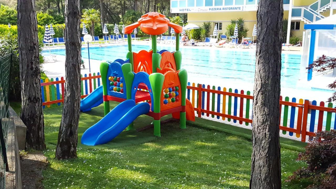 Hotel Alla Terrazza Bibione Buitenkant foto
