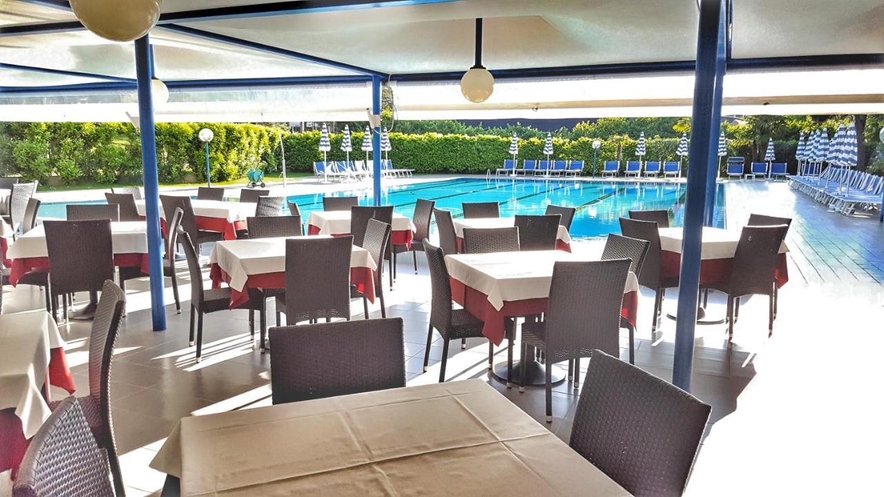 Hotel Alla Terrazza Bibione Buitenkant foto