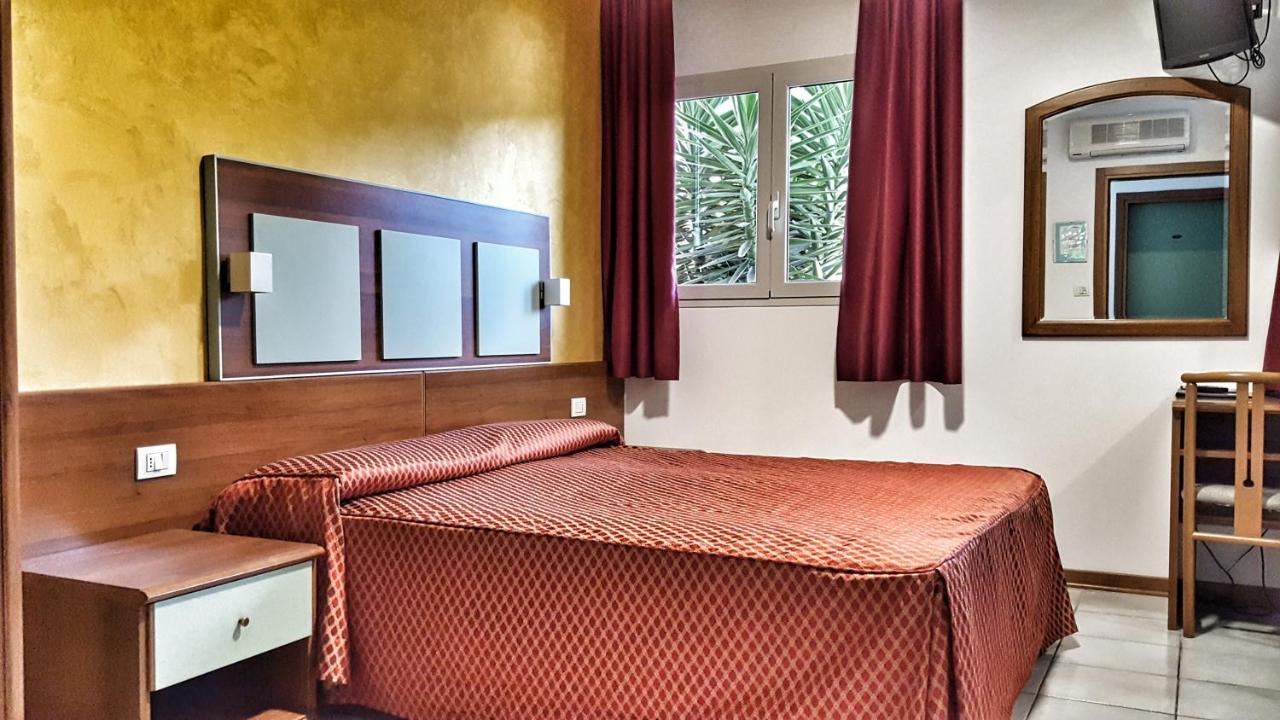 Hotel Alla Terrazza Bibione Buitenkant foto