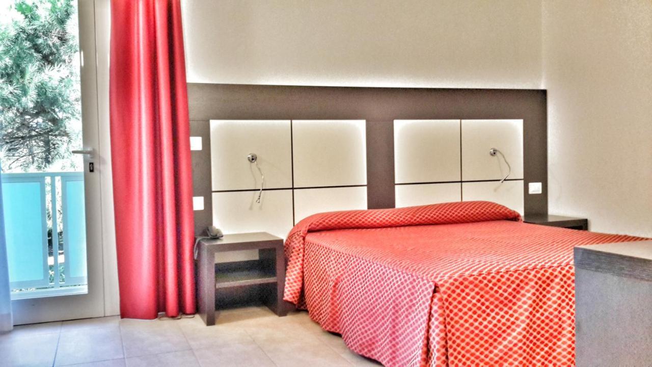 Hotel Alla Terrazza Bibione Buitenkant foto