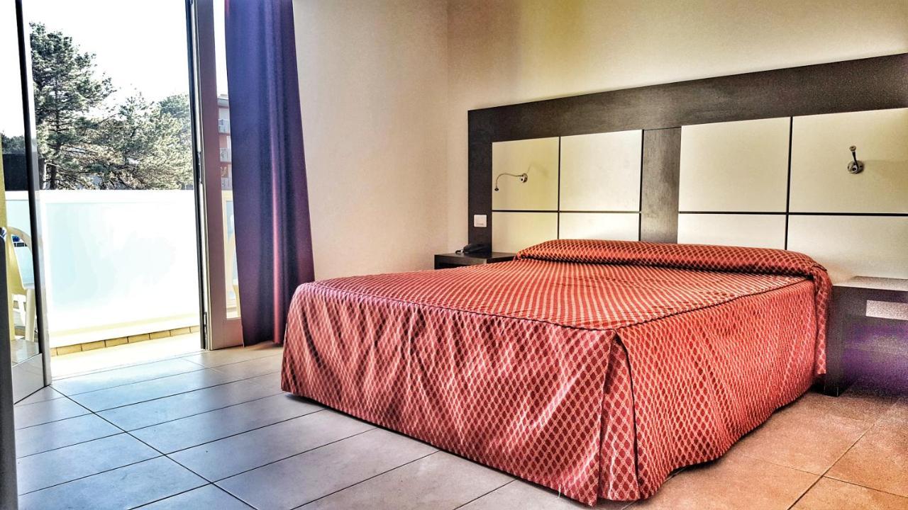 Hotel Alla Terrazza Bibione Buitenkant foto