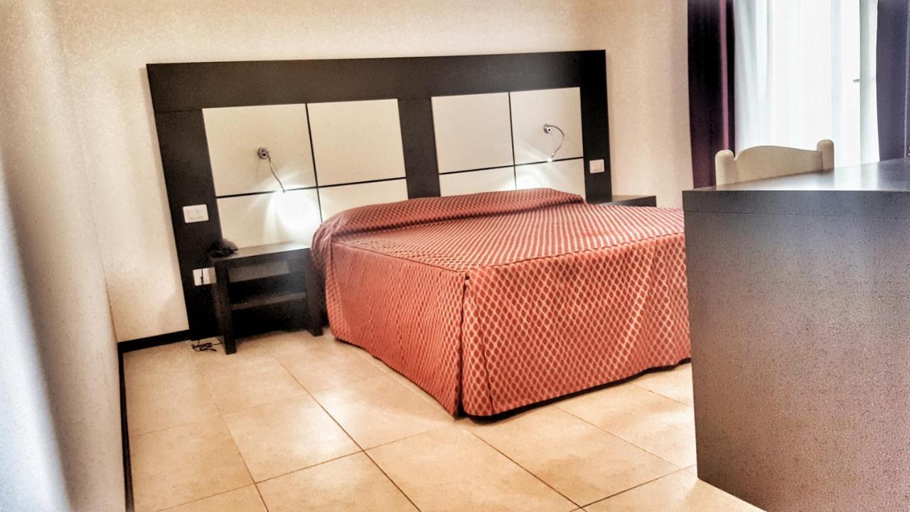 Hotel Alla Terrazza Bibione Buitenkant foto