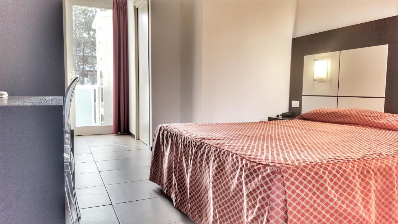 Hotel Alla Terrazza Bibione Buitenkant foto
