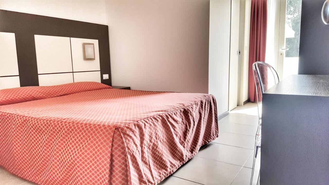 Hotel Alla Terrazza Bibione Buitenkant foto